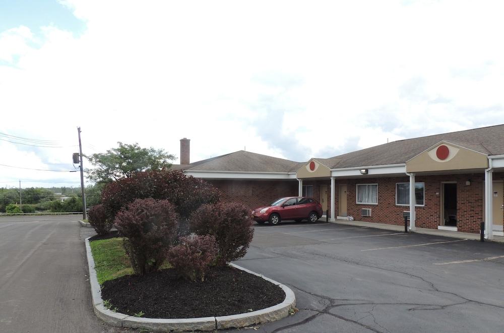 Econo Lodge Dewitt I-90 Εξωτερικό φωτογραφία
