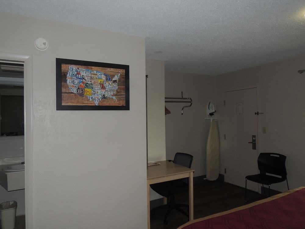 Econo Lodge Dewitt I-90 Εξωτερικό φωτογραφία