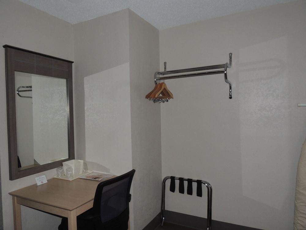 Econo Lodge Dewitt I-90 Εξωτερικό φωτογραφία