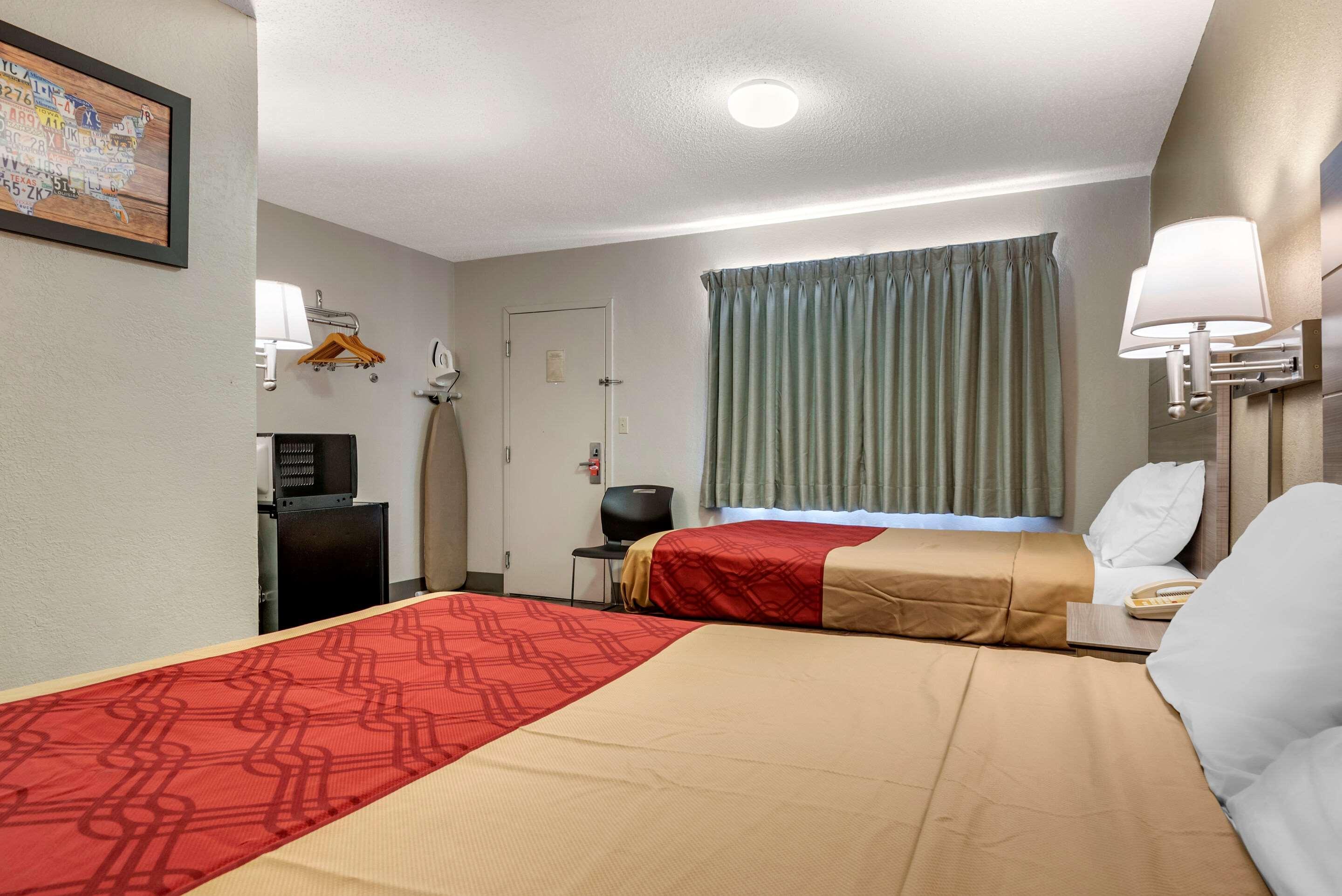 Econo Lodge Dewitt I-90 Εξωτερικό φωτογραφία