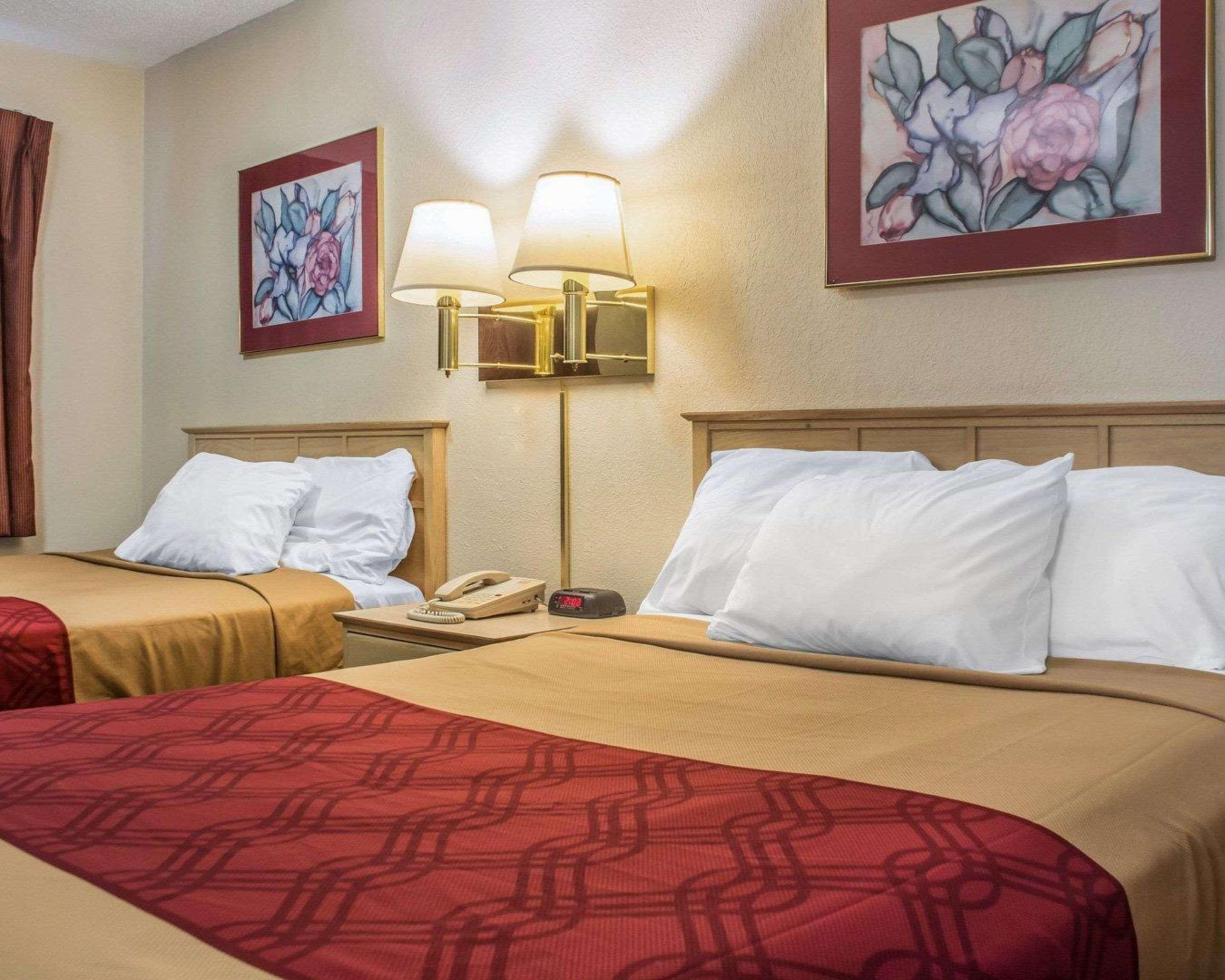 Econo Lodge Dewitt I-90 Εξωτερικό φωτογραφία