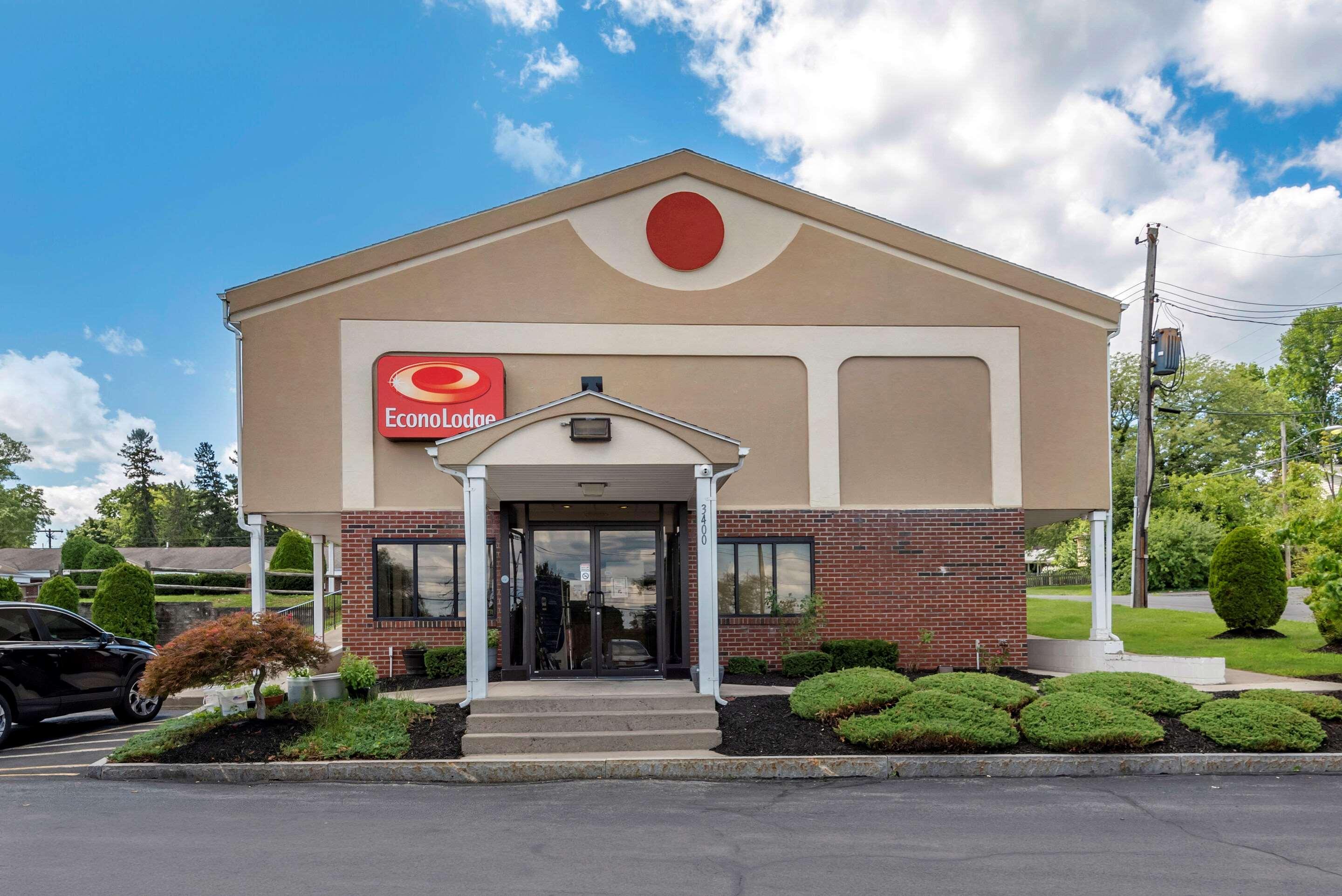 Econo Lodge Dewitt I-90 Εξωτερικό φωτογραφία