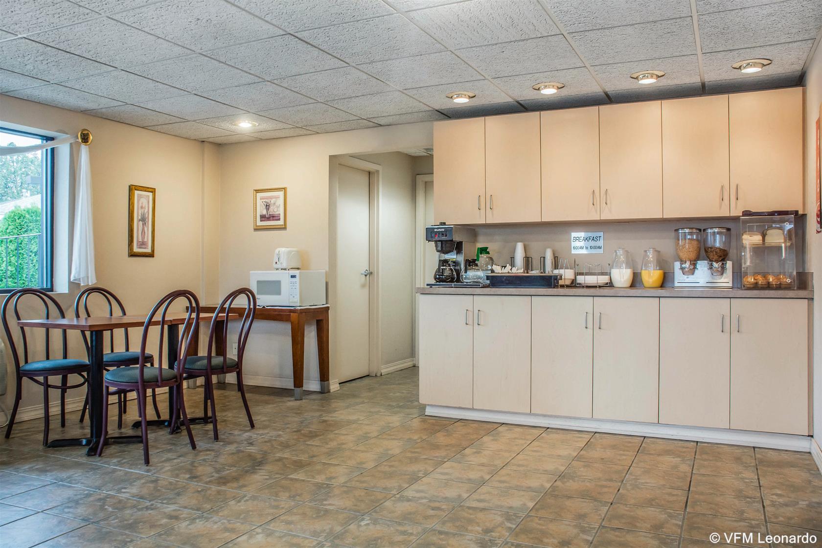 Econo Lodge Dewitt I-90 Εξωτερικό φωτογραφία