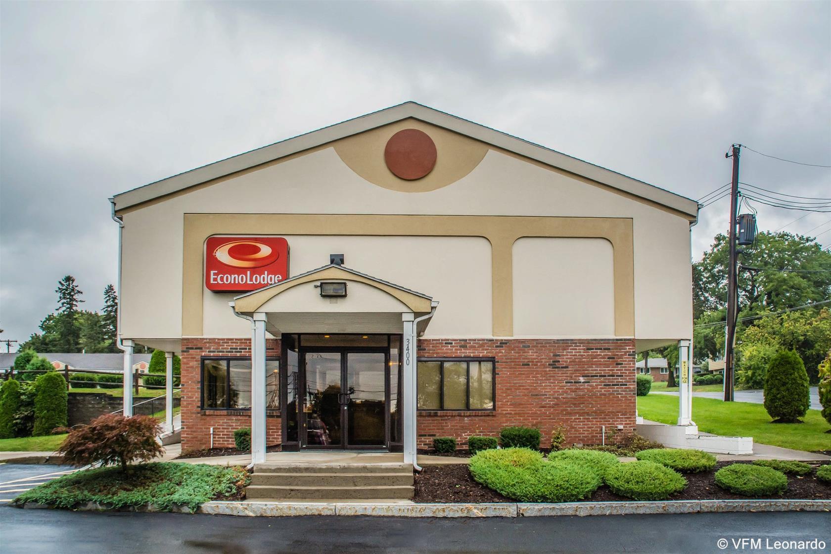 Econo Lodge Dewitt I-90 Εξωτερικό φωτογραφία