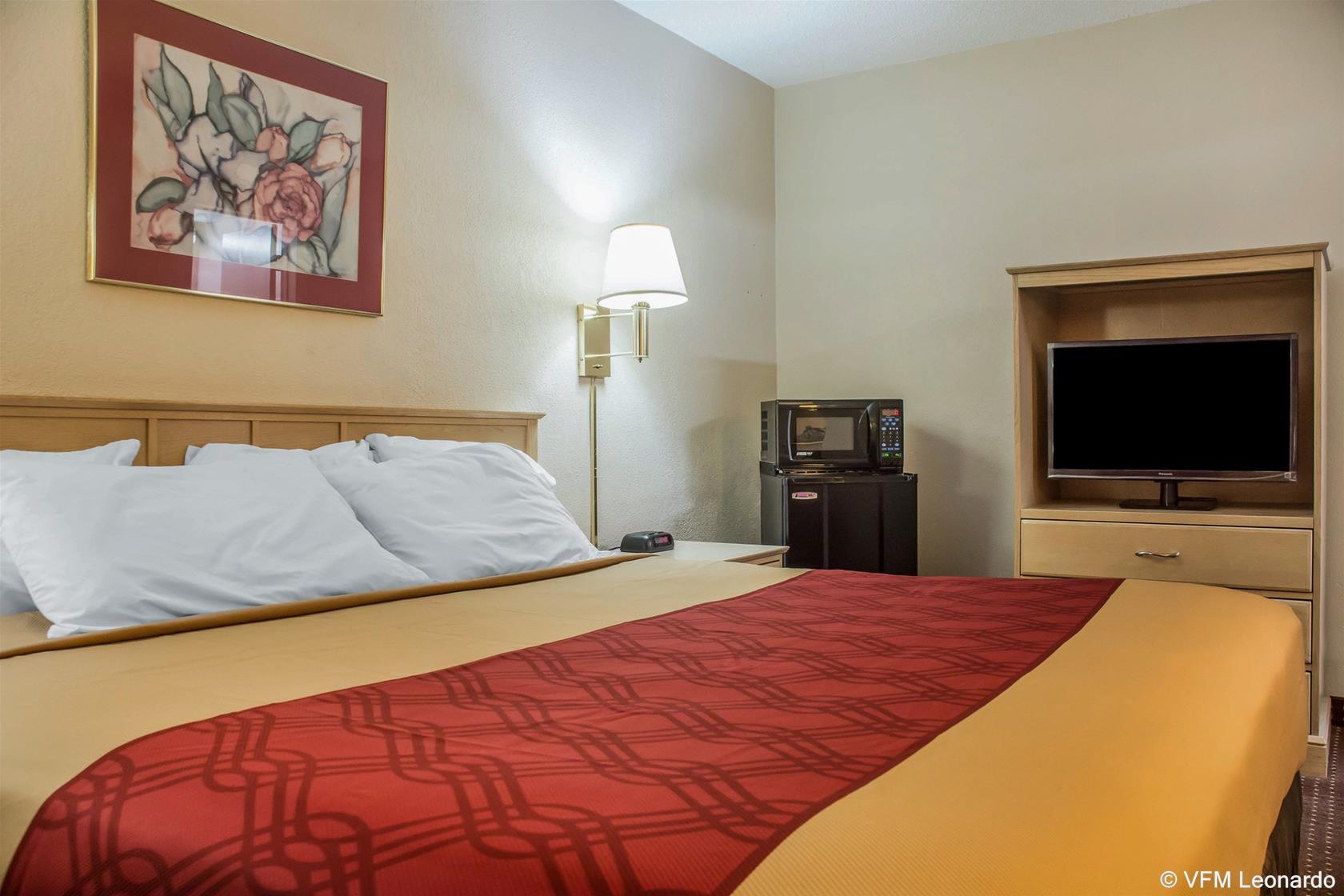 Econo Lodge Dewitt I-90 Εξωτερικό φωτογραφία
