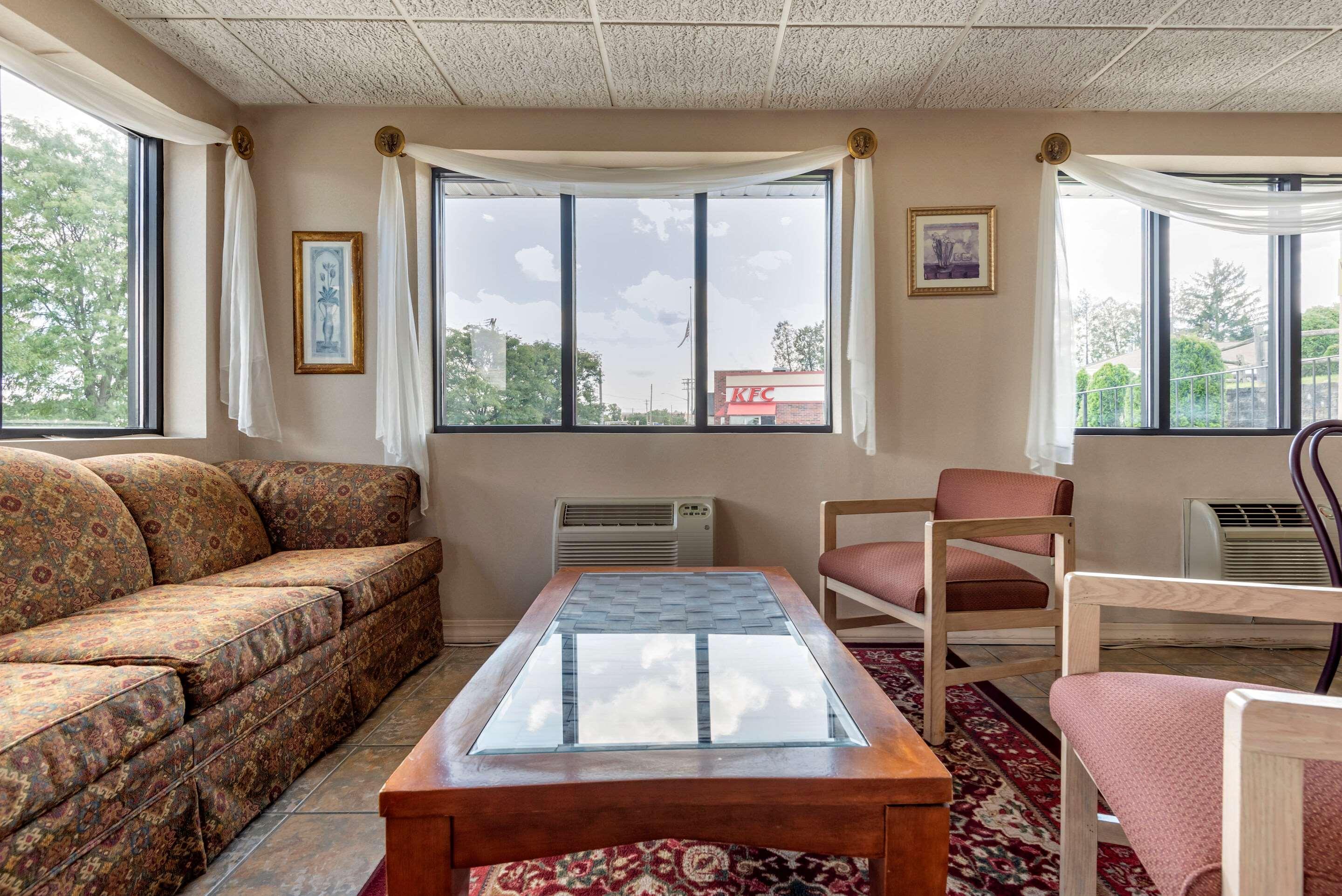 Econo Lodge Dewitt I-90 Εξωτερικό φωτογραφία