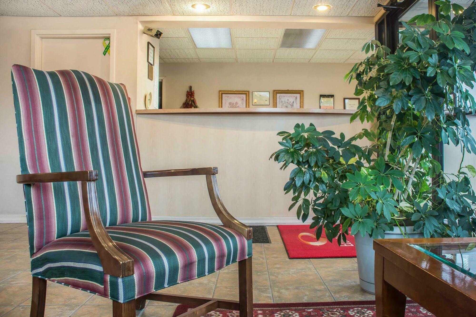 Econo Lodge Dewitt I-90 Εξωτερικό φωτογραφία